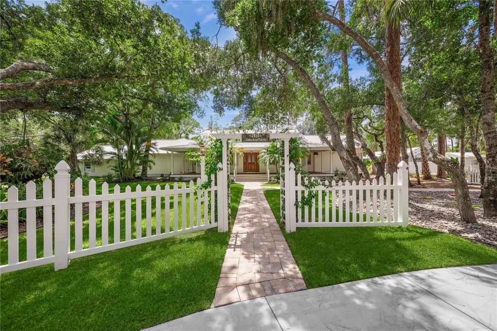 For Sale: $2,790,000 (5 beds, 5 baths, 4828 Square Feet)
