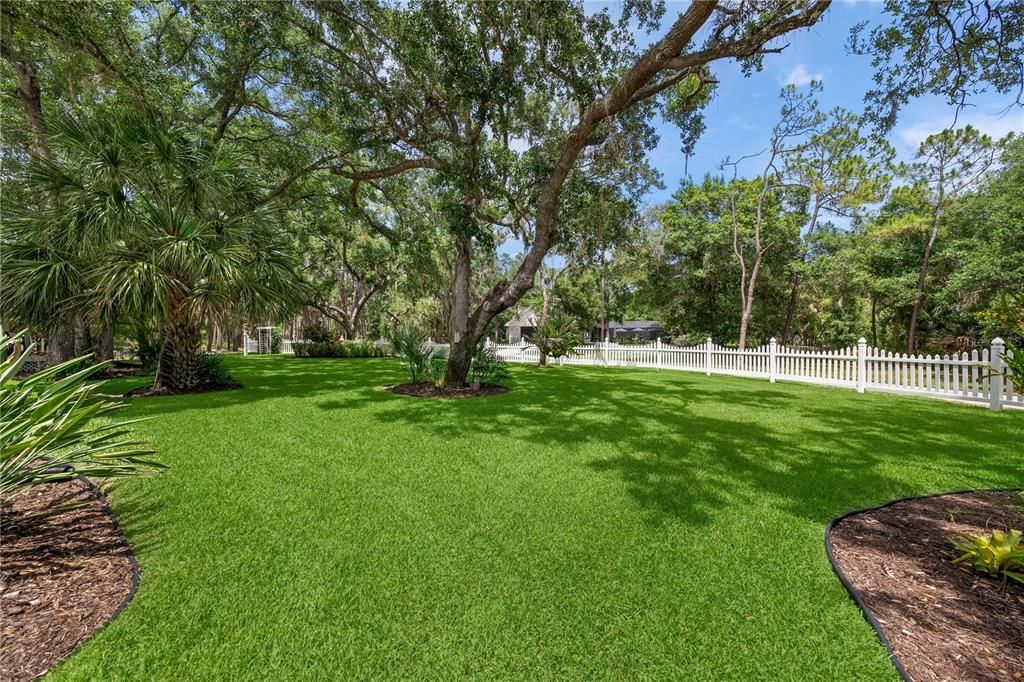 For Sale: $2,790,000 (5 beds, 5 baths, 4828 Square Feet)