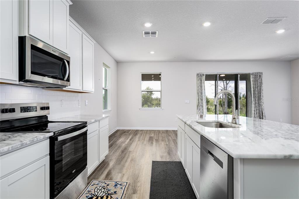 For Rent: $3,000 (4 beds, 2 baths, 2043 Square Feet)