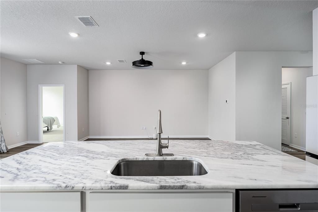 For Rent: $3,000 (4 beds, 2 baths, 2043 Square Feet)