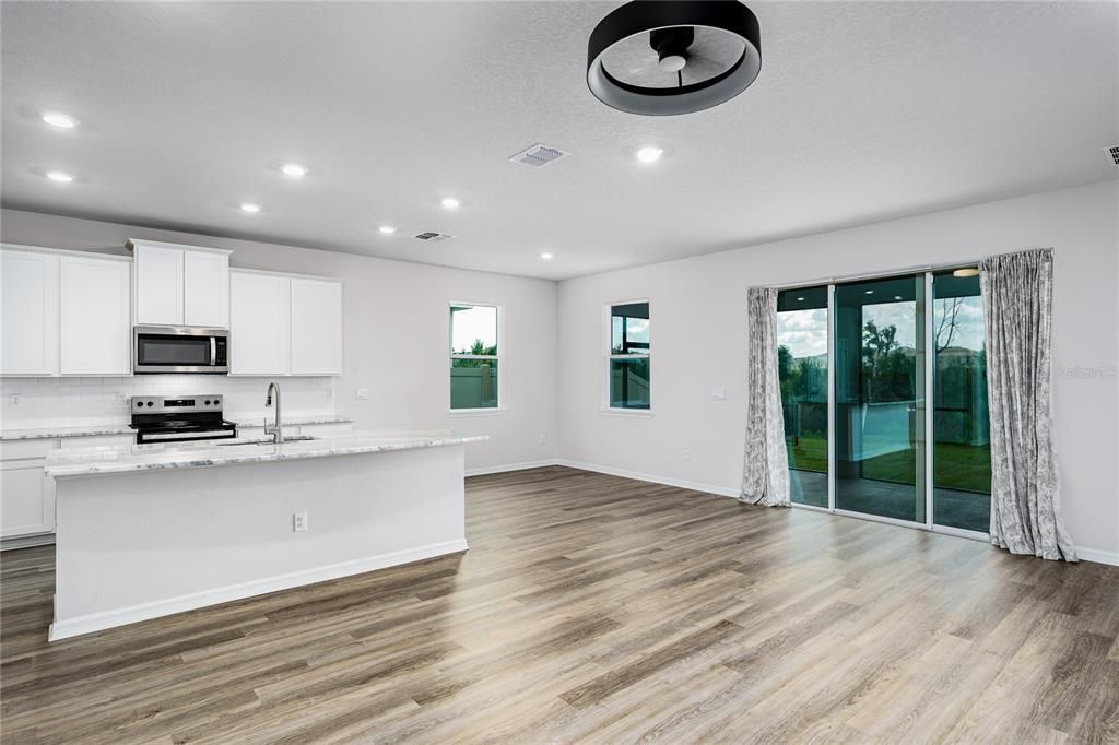 For Rent: $3,000 (4 beds, 2 baths, 2043 Square Feet)