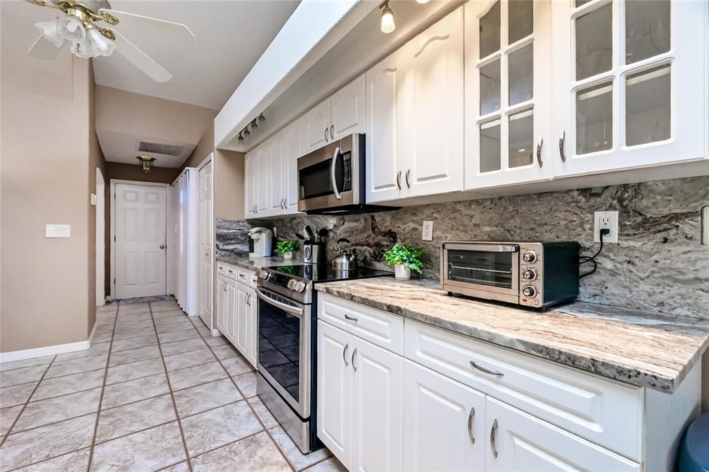 For Rent: $4,300 (3 beds, 2 baths, 1867 Square Feet)