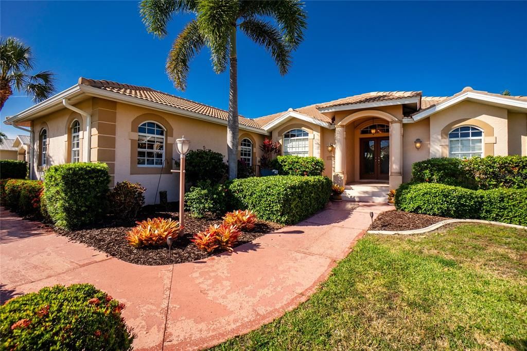For Rent: $4,300 (3 beds, 2 baths, 1867 Square Feet)