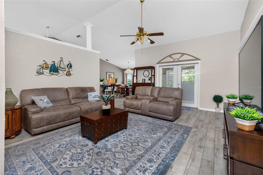 For Rent: $4,300 (3 beds, 2 baths, 1867 Square Feet)