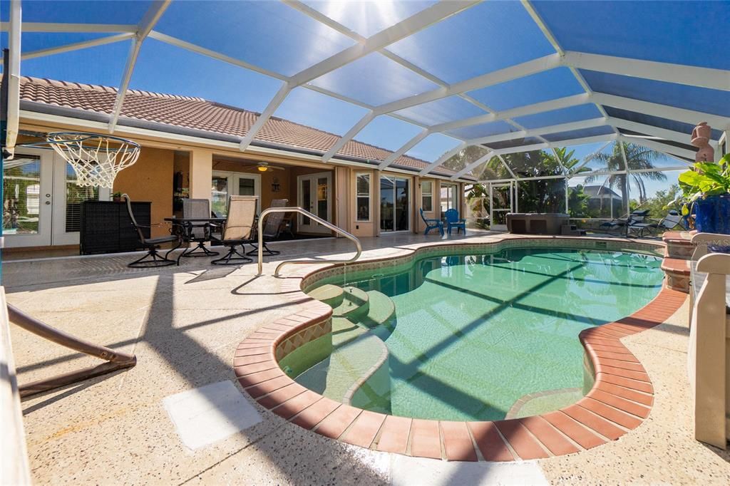 For Rent: $4,300 (3 beds, 2 baths, 1867 Square Feet)