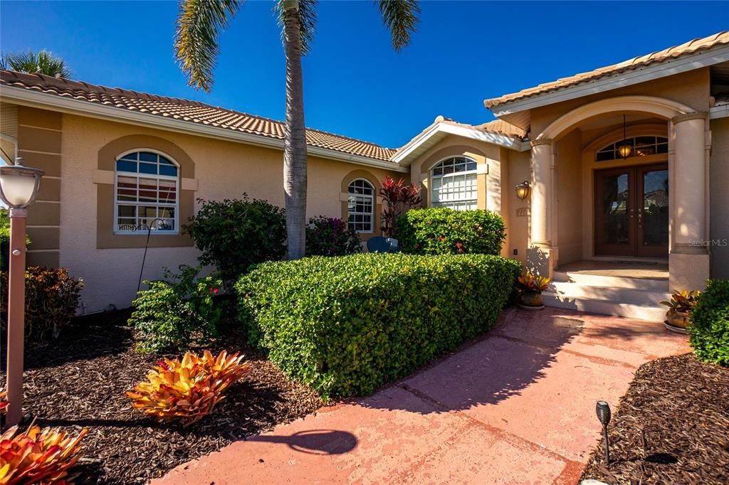 For Rent: $4,300 (3 beds, 2 baths, 1867 Square Feet)