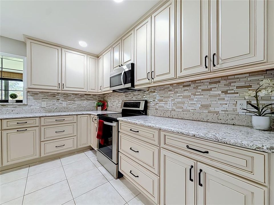 For Sale: $304,900 (3 beds, 2 baths, 2180 Square Feet)