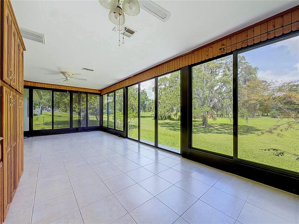 En Venta: $297,900 (3 camas, 2 baños, 2180 Pies cuadrados)