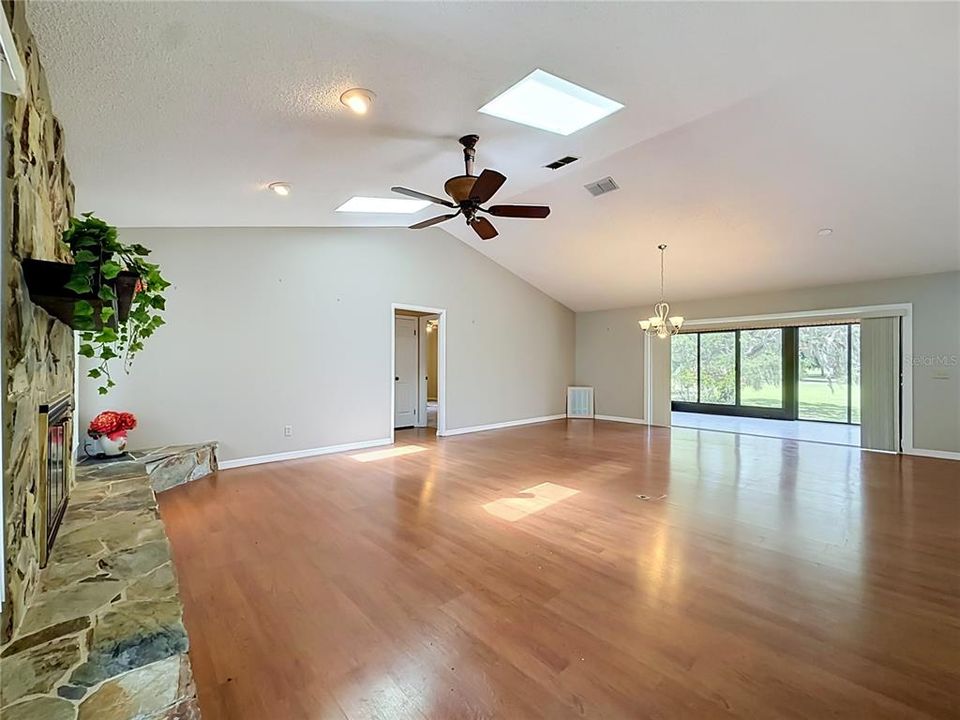 For Sale: $304,900 (3 beds, 2 baths, 2180 Square Feet)