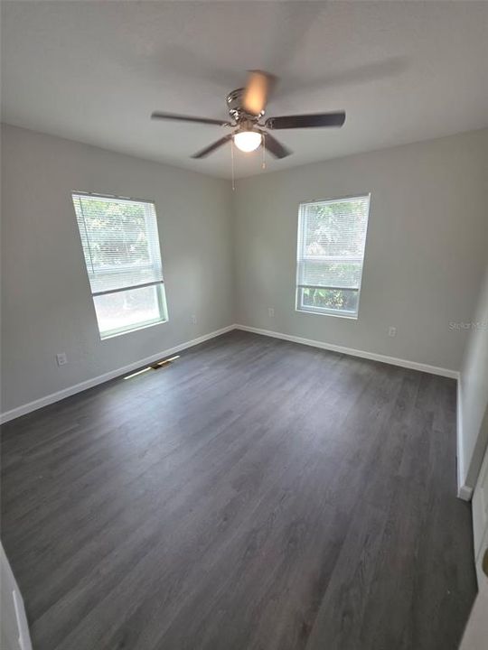 For Sale: $145,000 (2 beds, 1 baths, 672 Square Feet)
