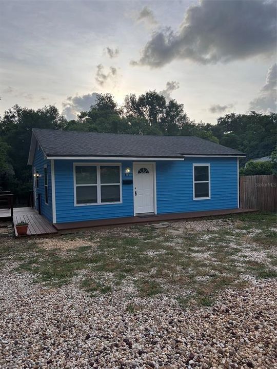 For Sale: $145,000 (2 beds, 1 baths, 672 Square Feet)