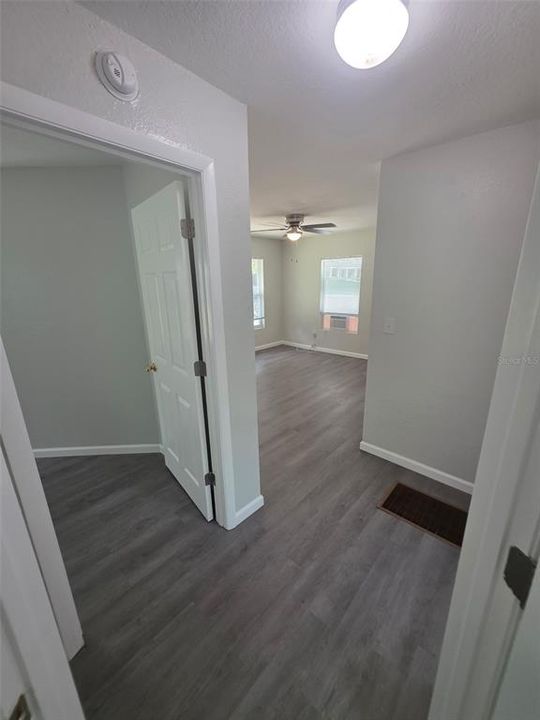 For Sale: $145,000 (2 beds, 1 baths, 672 Square Feet)