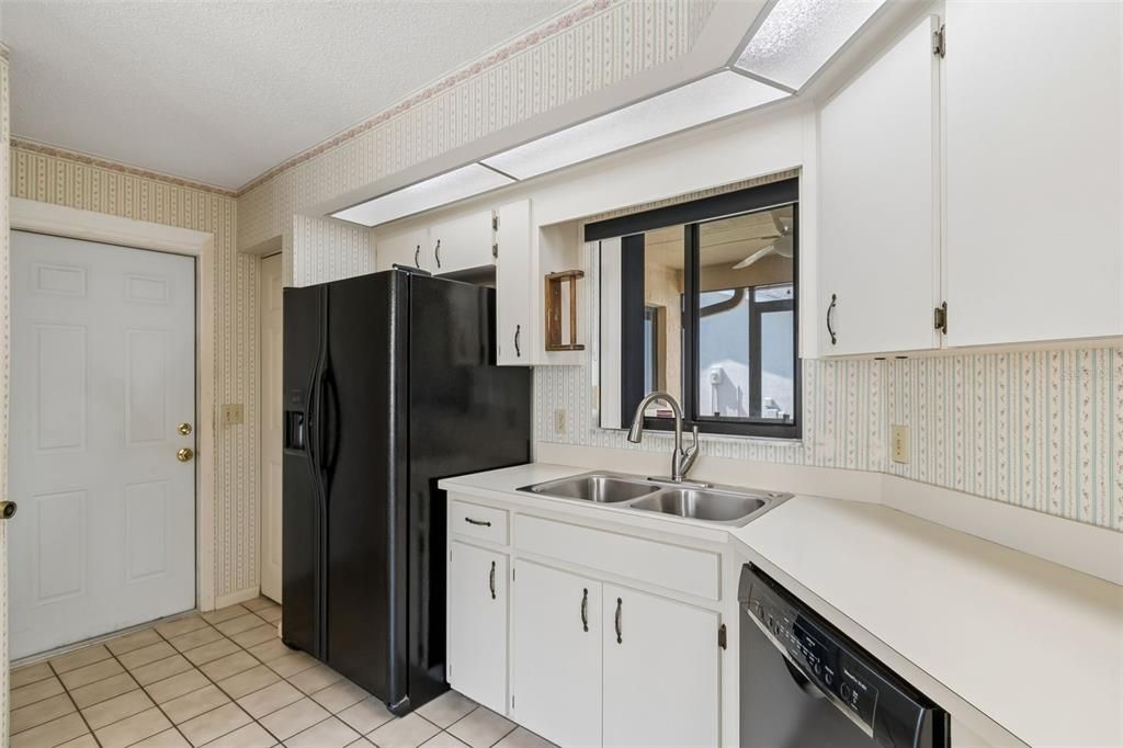 For Sale: $269,900 (2 beds, 2 baths, 1775 Square Feet)