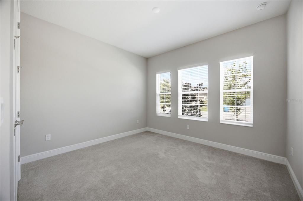 For Rent: $4,000 (5 beds, 3 baths, 3380 Square Feet)
