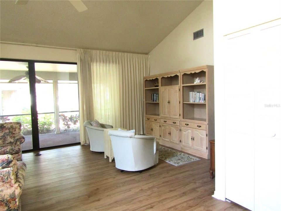 For Rent: $4,800 (3 beds, 2 baths, 2122 Square Feet)