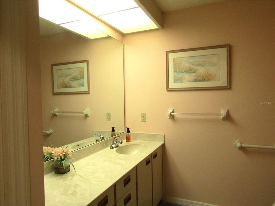 For Rent: $4,800 (3 beds, 2 baths, 2122 Square Feet)