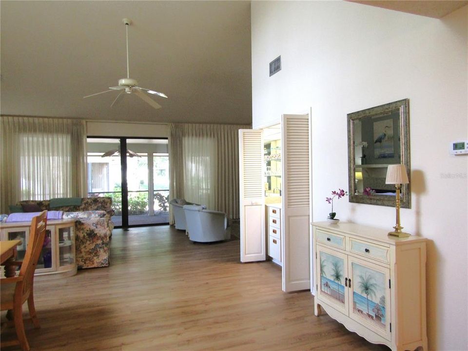 For Rent: $4,800 (3 beds, 2 baths, 2122 Square Feet)