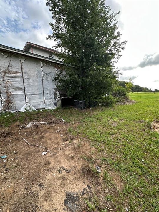 For Sale: $139,900 (3 beds, 3 baths, 1618 Square Feet)