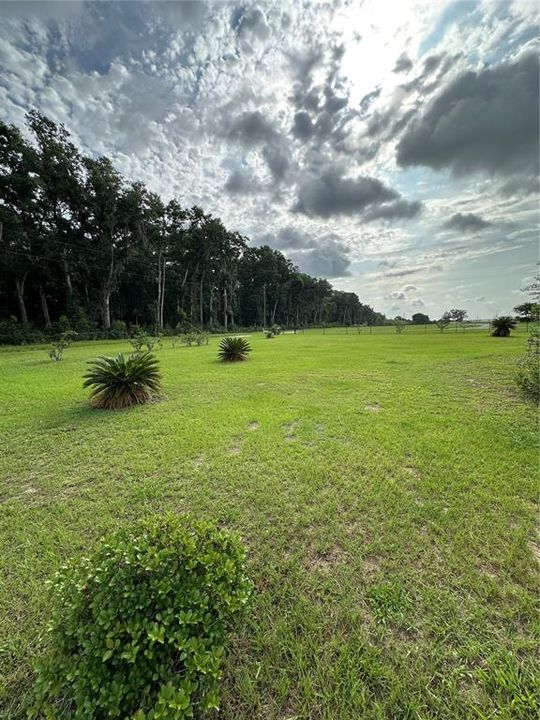 For Sale: $139,900 (3 beds, 3 baths, 1618 Square Feet)