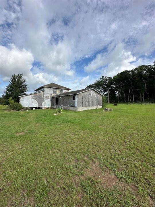 For Sale: $139,900 (3 beds, 3 baths, 1618 Square Feet)