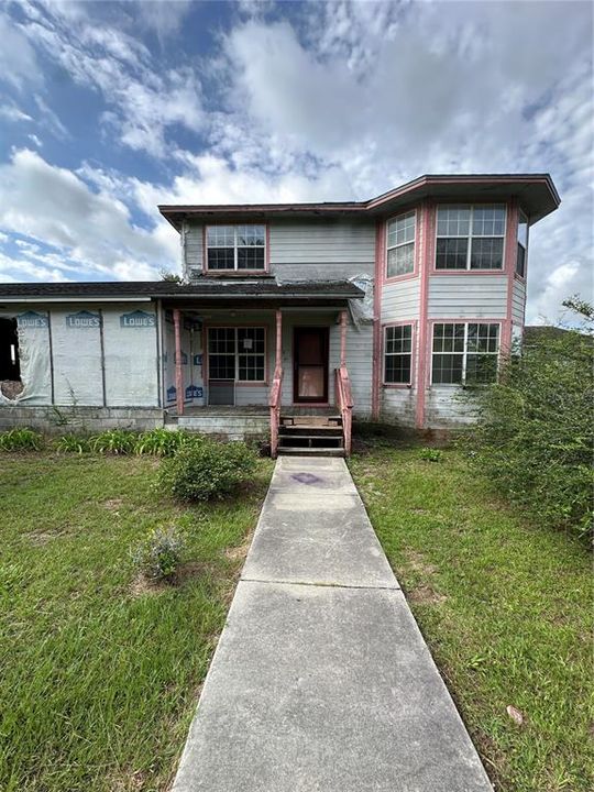 For Sale: $139,900 (3 beds, 3 baths, 1618 Square Feet)
