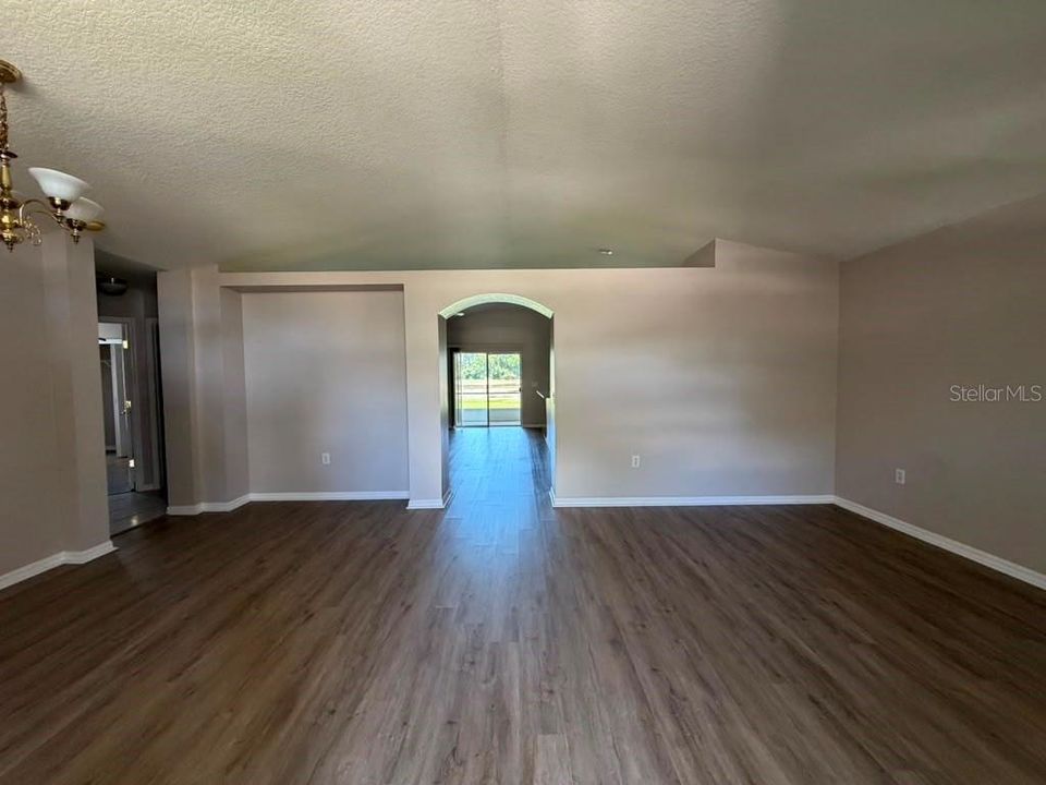 For Sale: $429,000 (4 beds, 2 baths, 1629 Square Feet)