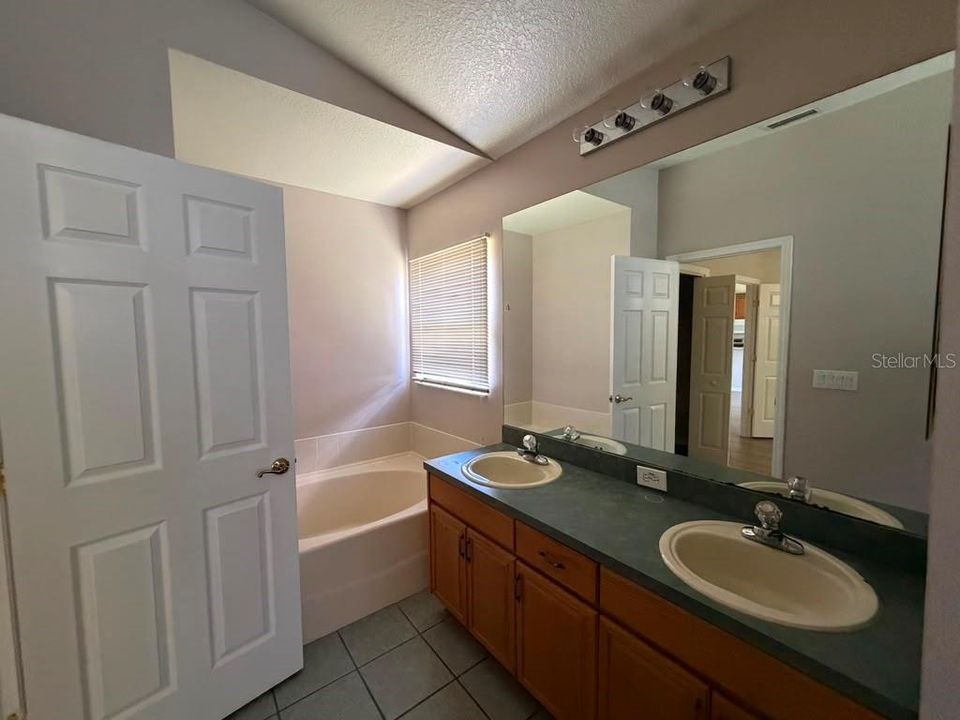 For Sale: $429,000 (4 beds, 2 baths, 1629 Square Feet)