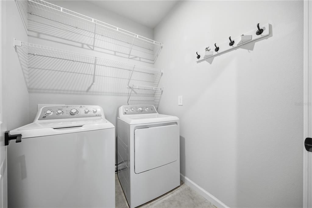 For Sale: $383,000 (3 beds, 2 baths, 1302 Square Feet)
