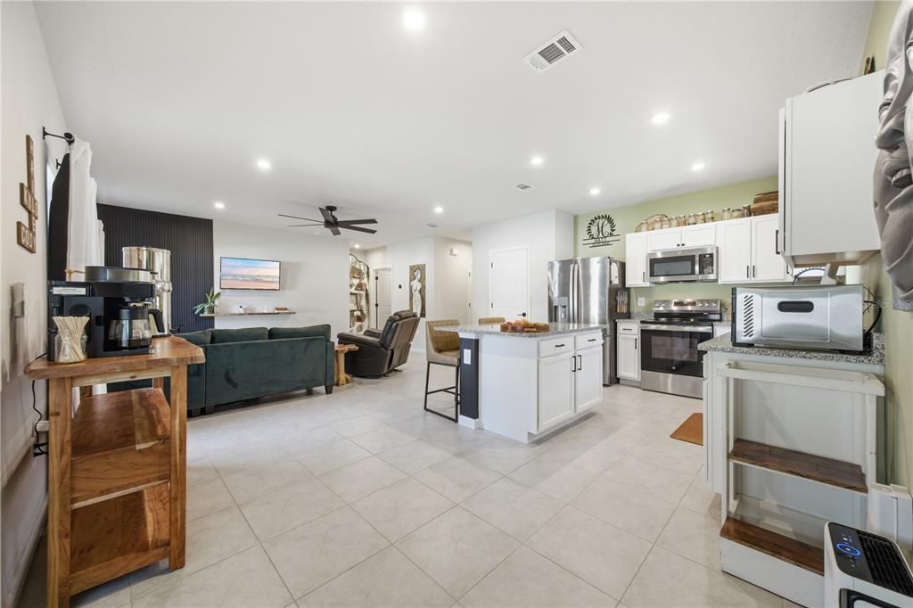 For Sale: $383,000 (3 beds, 2 baths, 1302 Square Feet)