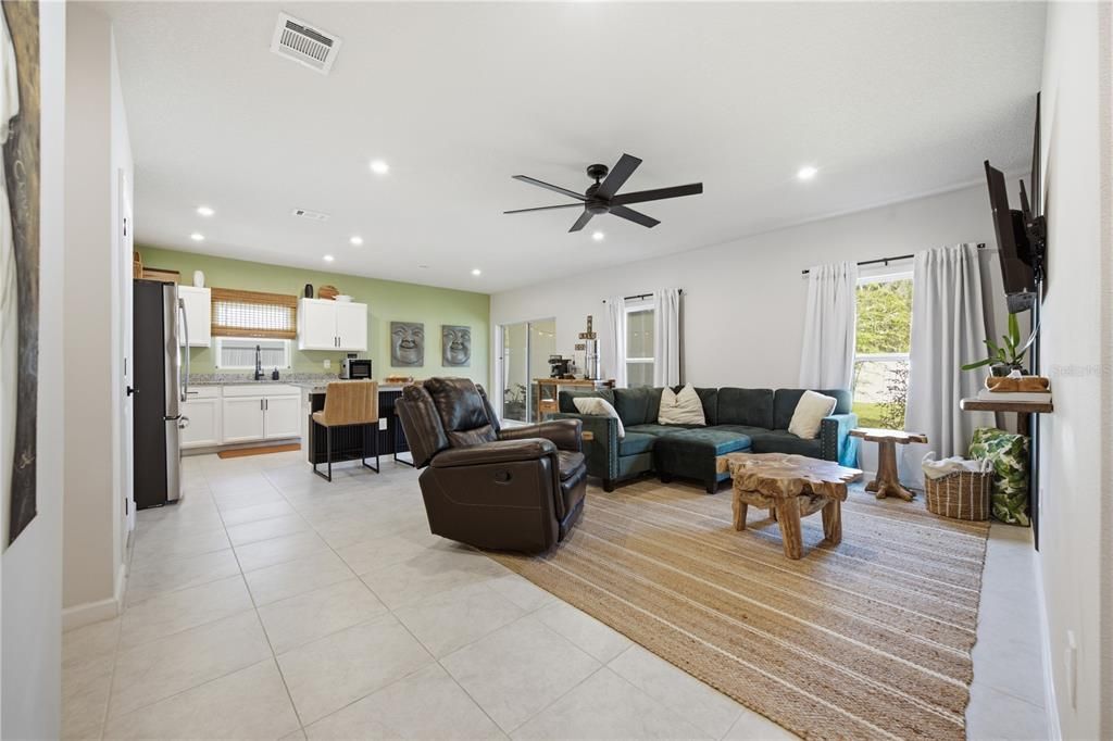 For Sale: $383,000 (3 beds, 2 baths, 1302 Square Feet)