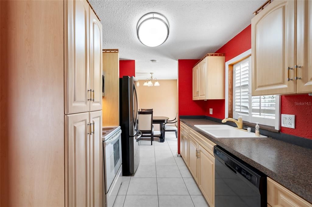 На продажу: $339,000 (2 спален, 2 ванн, 1257 Квадратных фут)