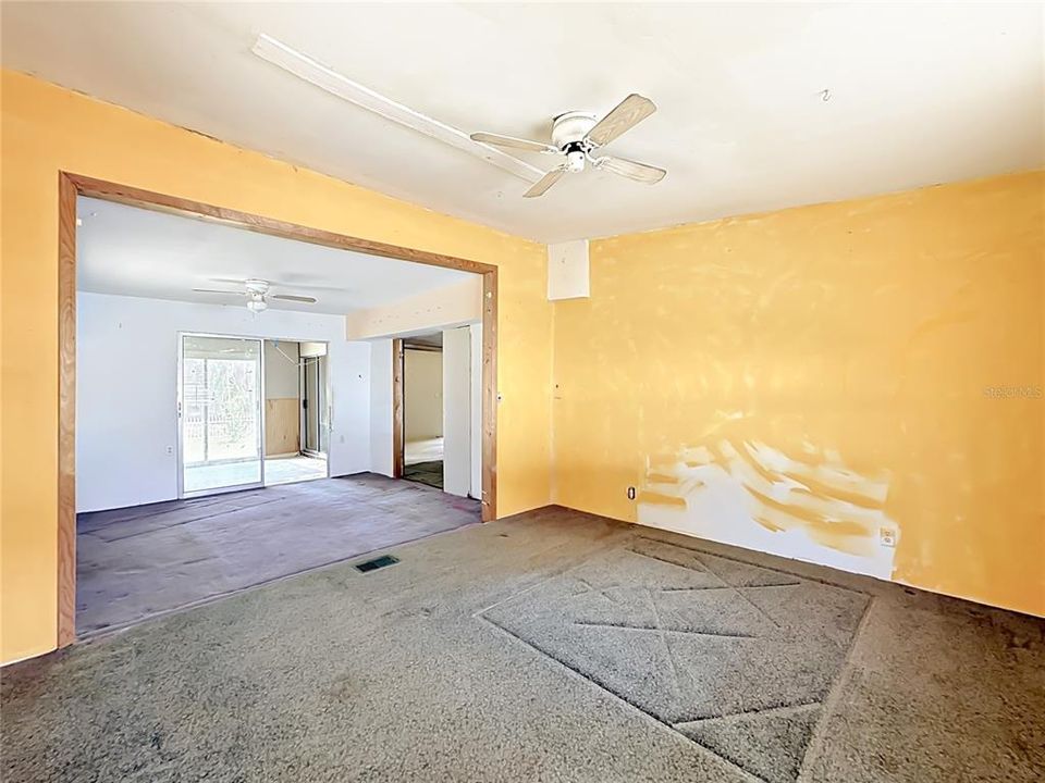 For Sale: $99,900 (3 beds, 2 baths, 2887 Square Feet)