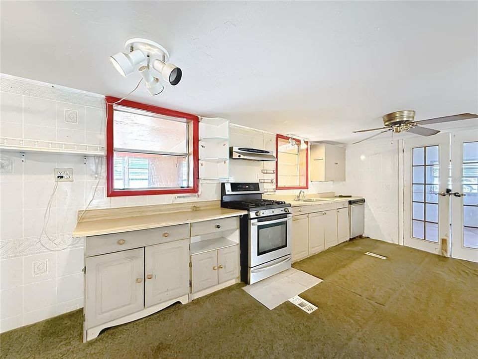 For Sale: $99,900 (3 beds, 2 baths, 2887 Square Feet)