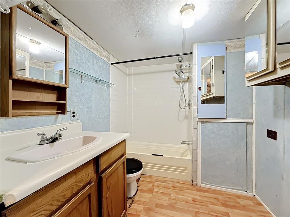 For Sale: $99,900 (3 beds, 2 baths, 2887 Square Feet)
