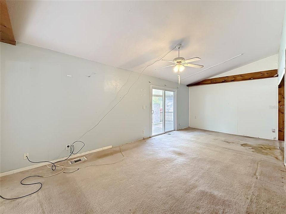 For Sale: $99,900 (3 beds, 2 baths, 2887 Square Feet)