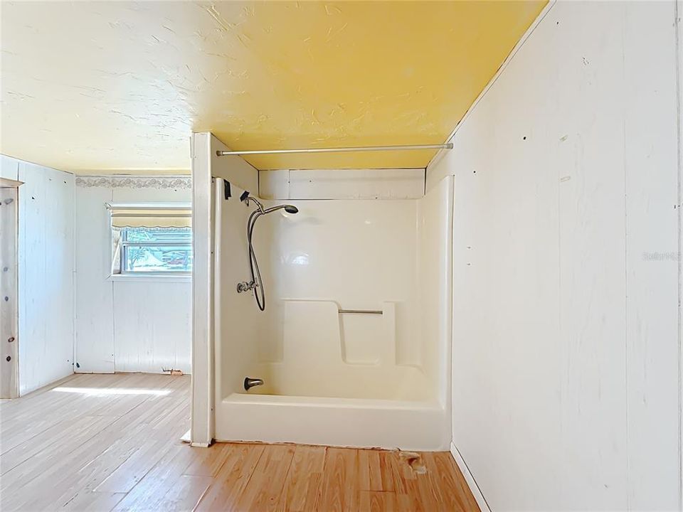 For Sale: $99,900 (3 beds, 2 baths, 2887 Square Feet)