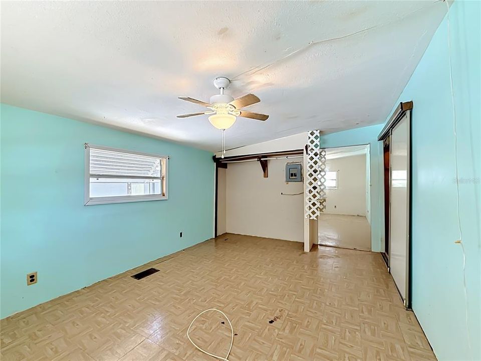 For Sale: $99,900 (3 beds, 2 baths, 2887 Square Feet)