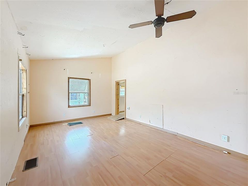 For Sale: $99,900 (3 beds, 2 baths, 2887 Square Feet)