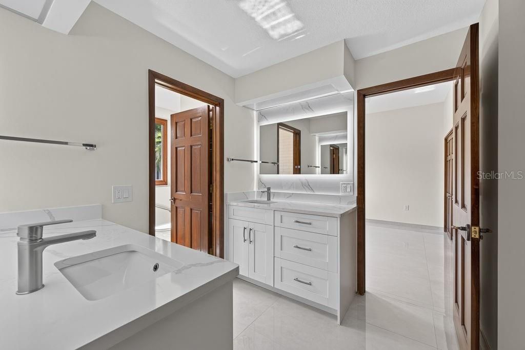 En Venta: $2,100,000 (4 camas, 5 baños, 3983 Pies cuadrados)