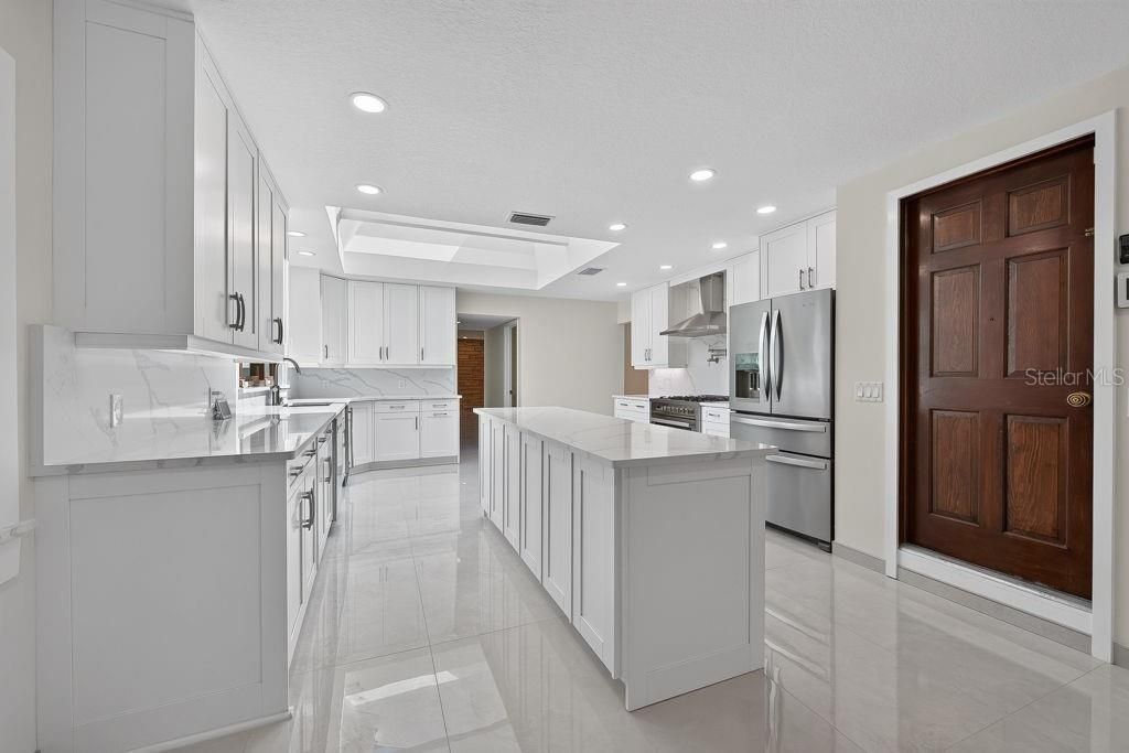 En Venta: $2,100,000 (4 camas, 5 baños, 3983 Pies cuadrados)