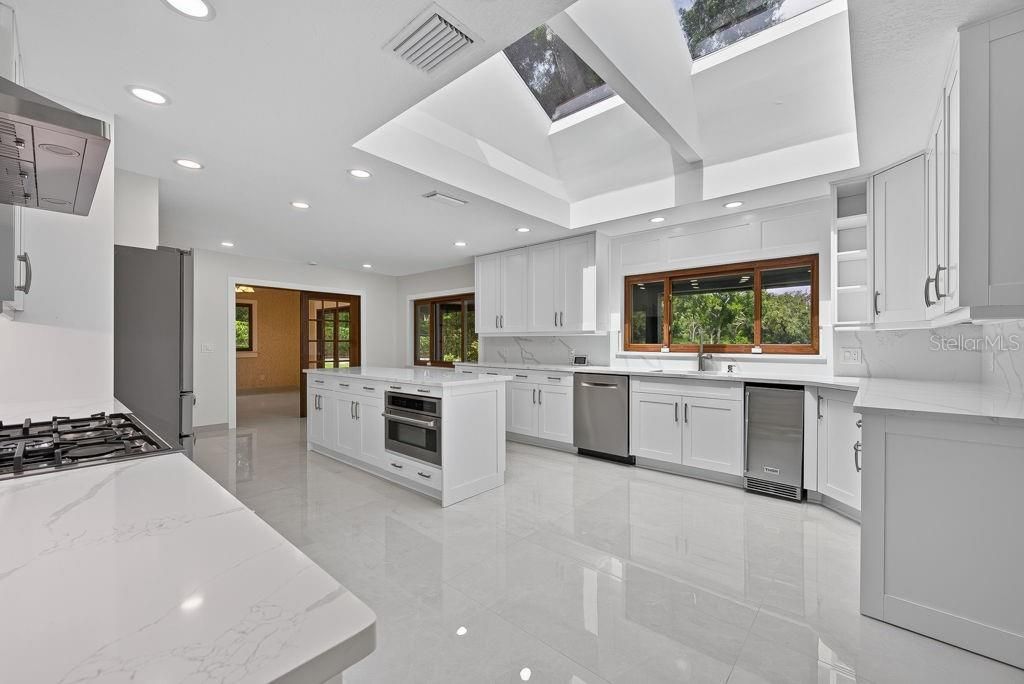 En Venta: $2,100,000 (4 camas, 5 baños, 3983 Pies cuadrados)