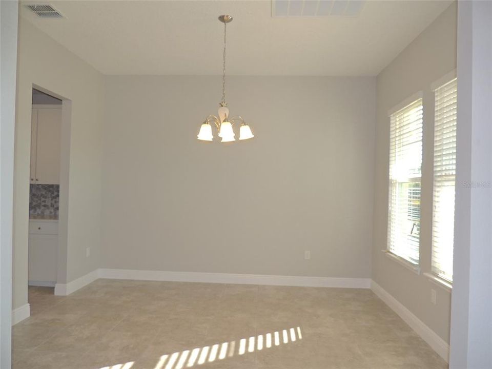 For Rent: $3,260 (3 beds, 2 baths, 2605 Square Feet)