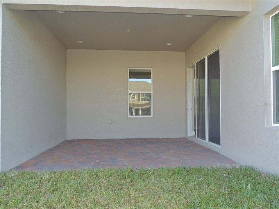 For Rent: $3,260 (3 beds, 2 baths, 2605 Square Feet)