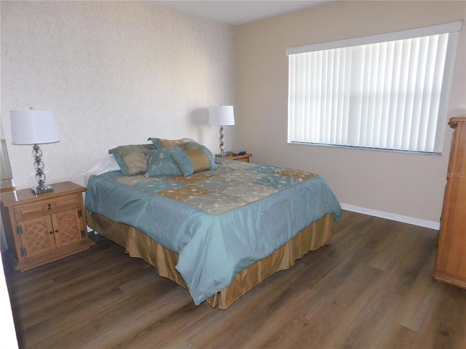 For Rent: $1,950 (2 beds, 2 baths, 924 Square Feet)