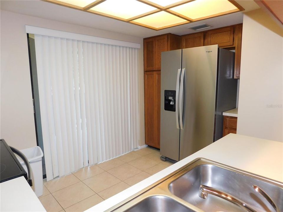 For Rent: $1,950 (2 beds, 2 baths, 924 Square Feet)