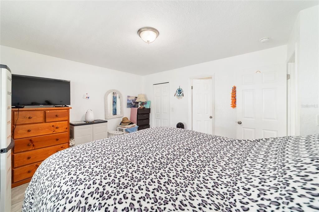 For Sale: $337,700 (4 beds, 2 baths, 1458 Square Feet)