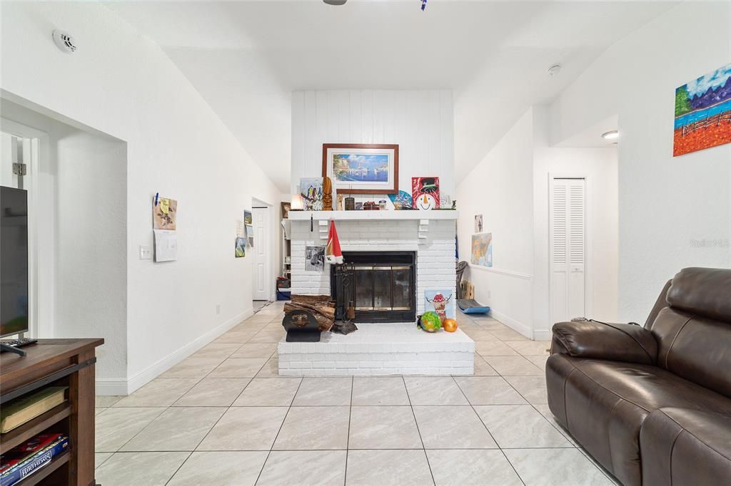 For Sale: $337,700 (4 beds, 2 baths, 1458 Square Feet)