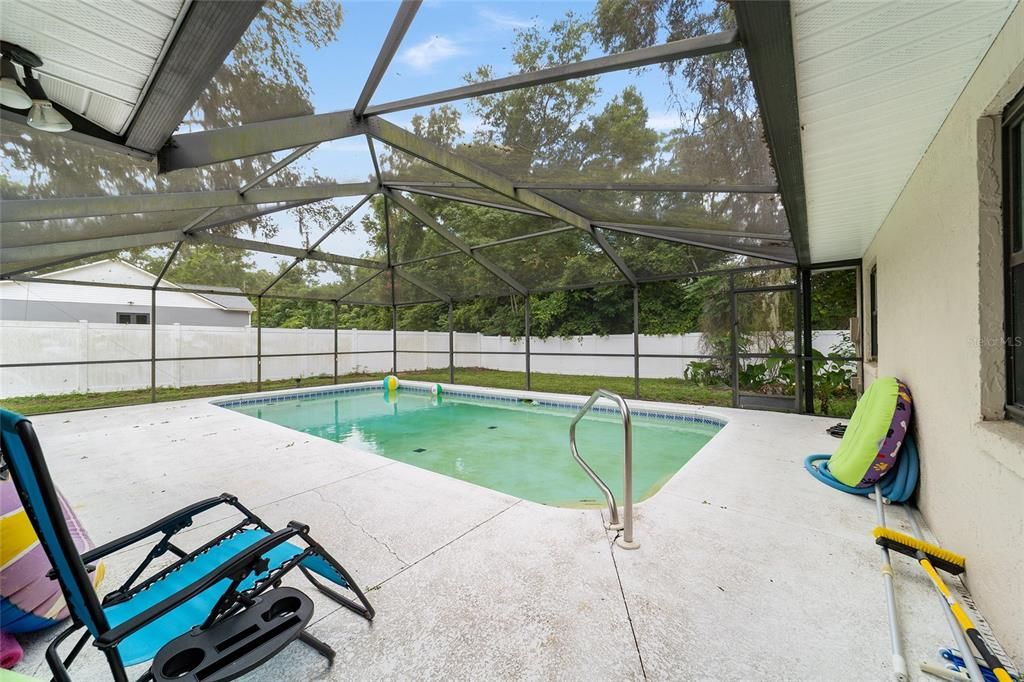 For Sale: $337,700 (4 beds, 2 baths, 1458 Square Feet)