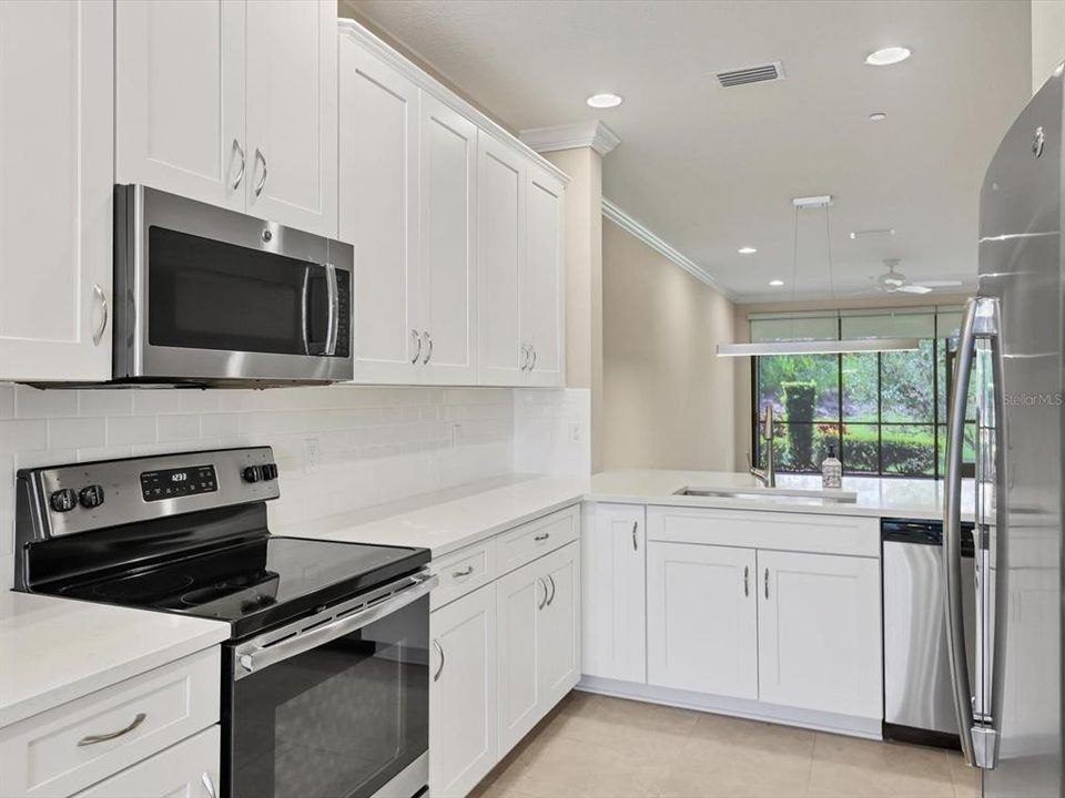 For Rent: $2,395 (2 beds, 2 baths, 1528 Square Feet)