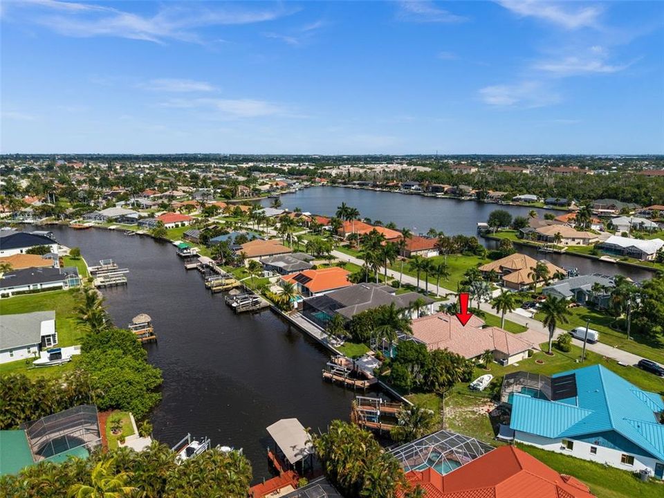 For Sale: $915,000 (3 beds, 3 baths, 2377 Square Feet)
